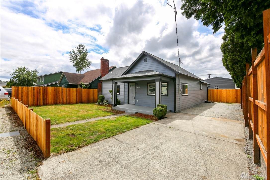 7420 Puget Sound Ave - Photo 1