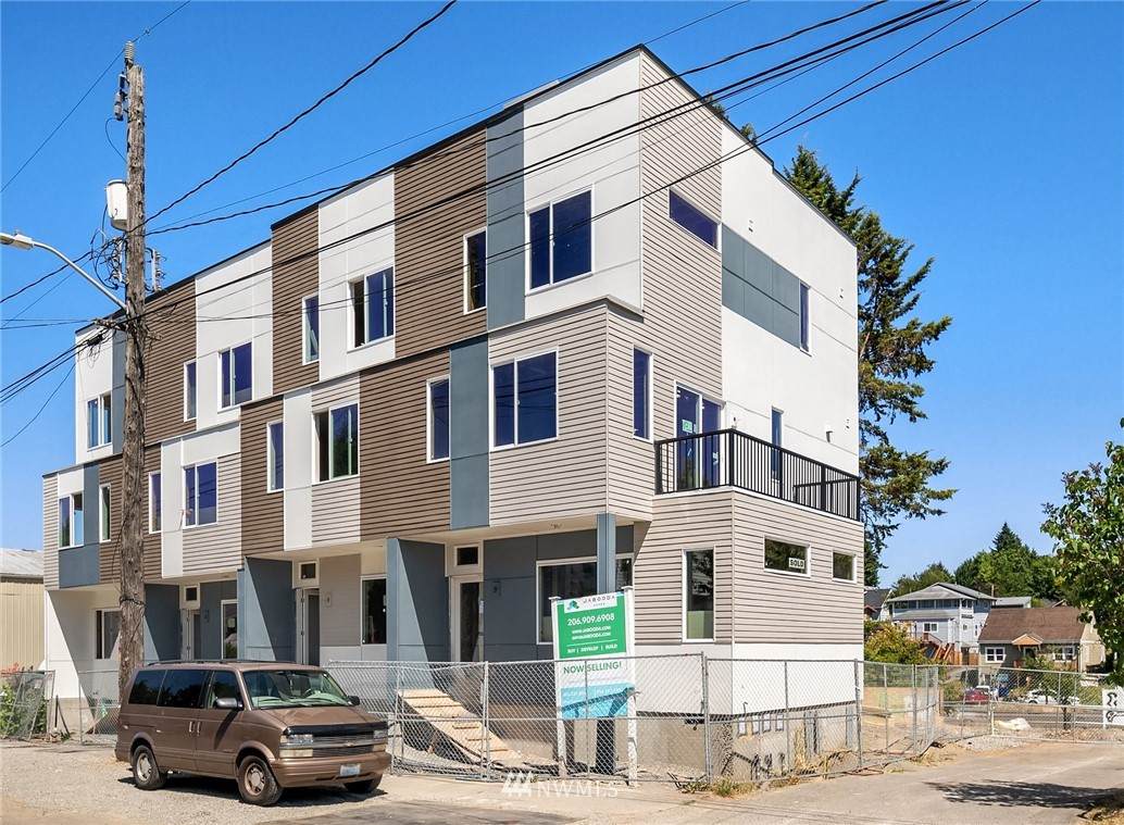 5228 33rd Avenue - Photo 1