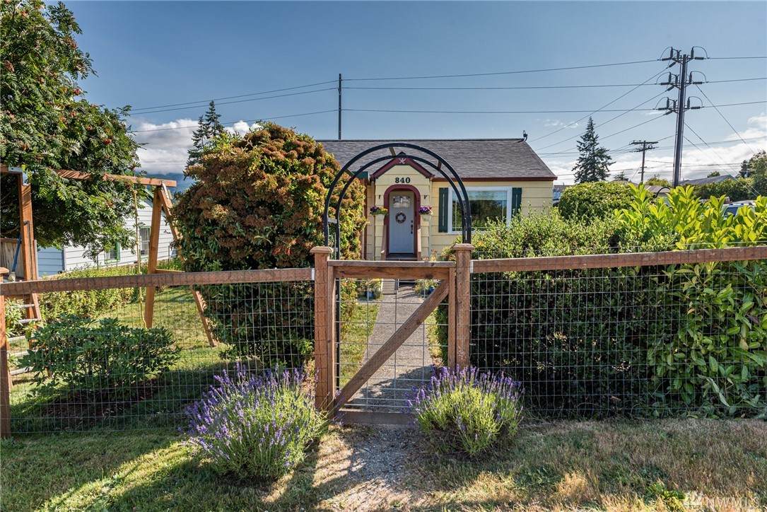 840 5th Street - Photo 1