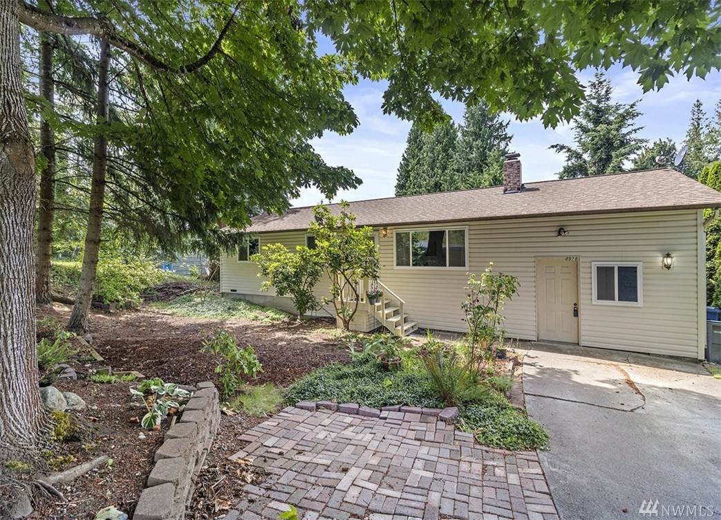 8918 44th Ave - Photo 1