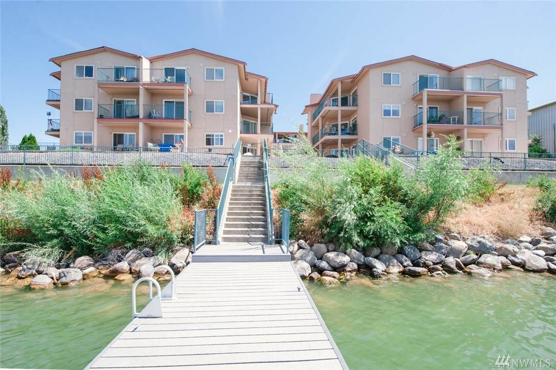 2900 Marina Drive - Photo 1