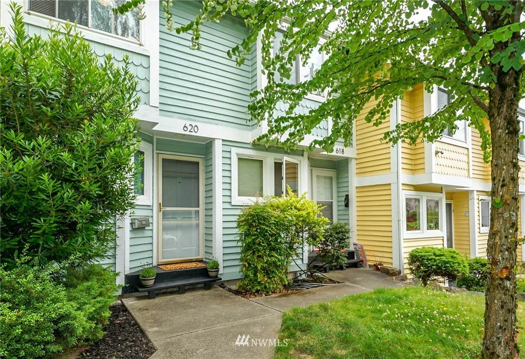 620 21st Ave - Photo 1