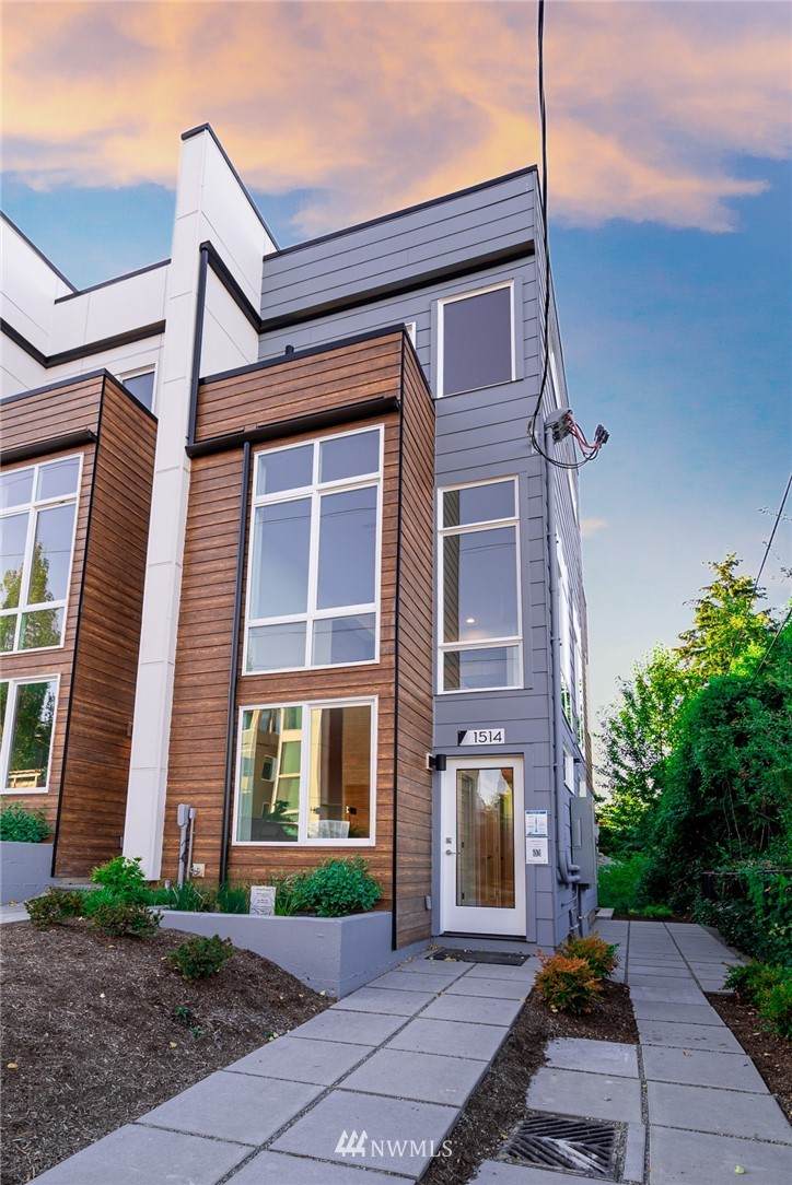 1514 Walker Street - Photo 1
