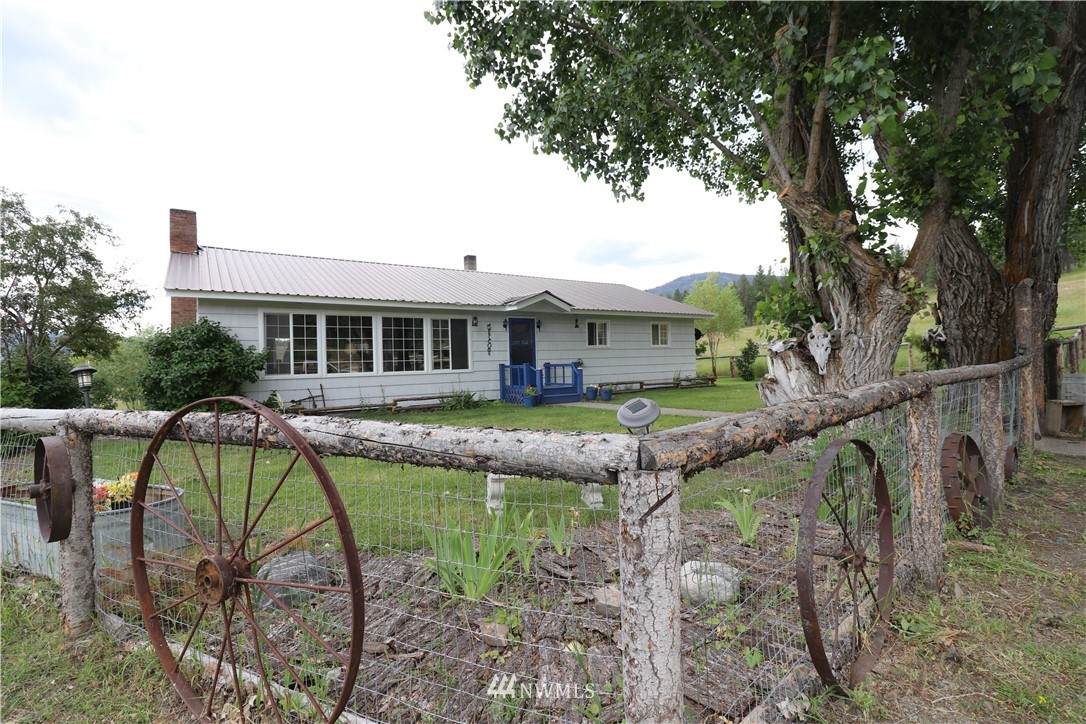 85 Warwick Road - Photo 1