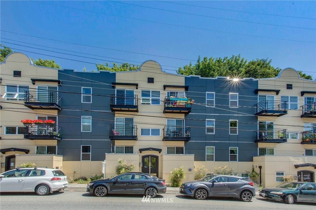 1306 Queen Anne Avenue - Photo 1