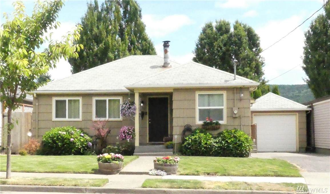 630 Front Avenue - Photo 1
