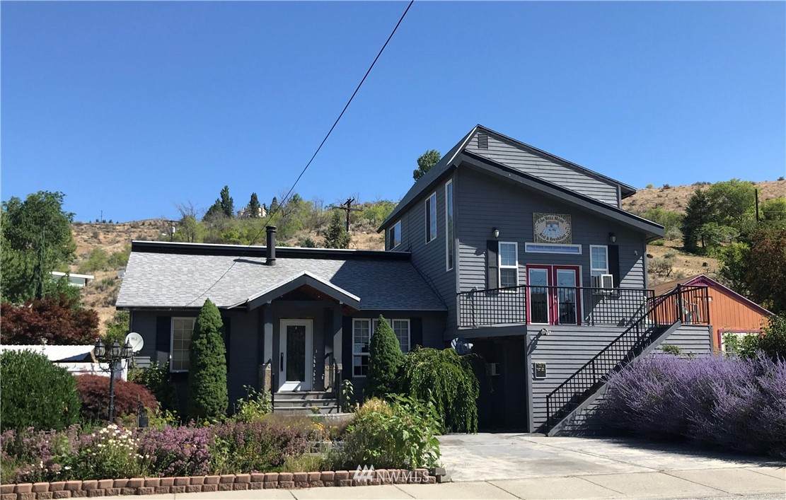 324 Highland Avenue - Photo 1