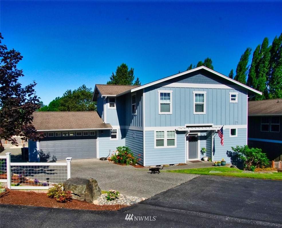 1123 Waugh Road - Photo 1