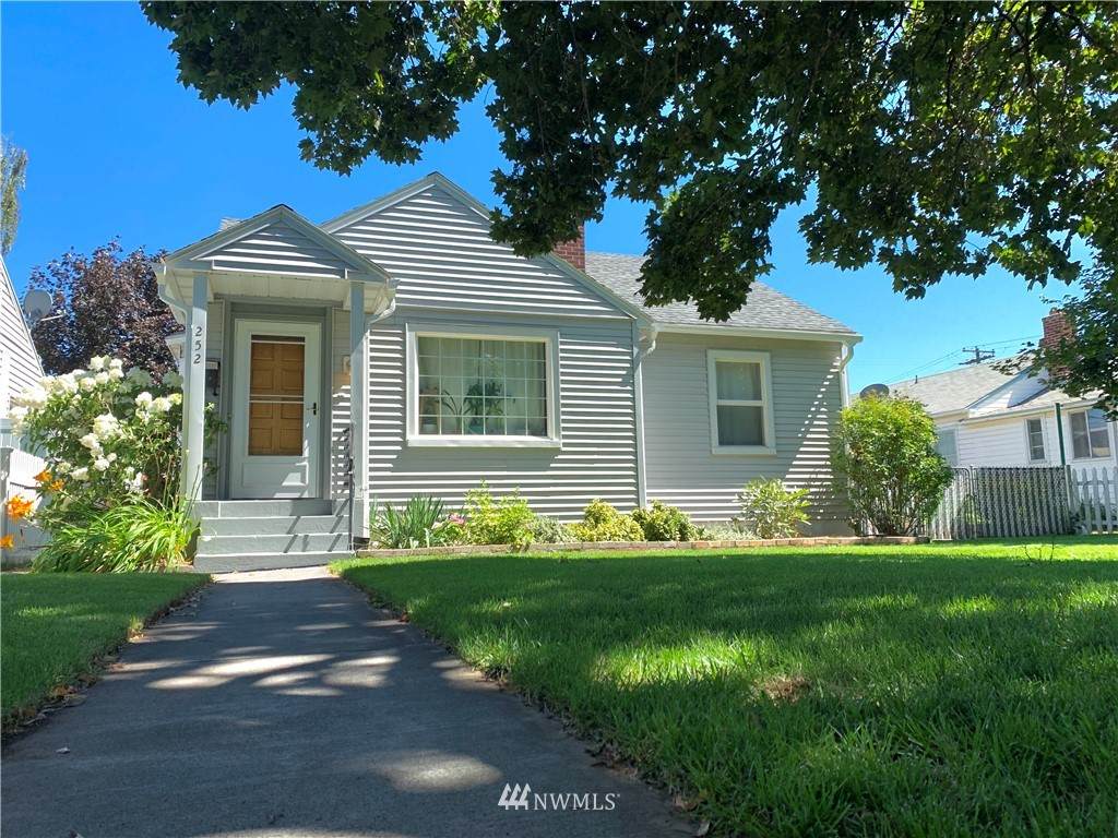 252 E Street - Photo 1