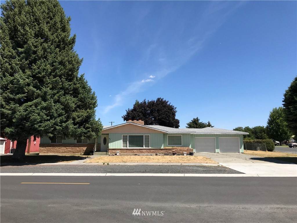 404 4th Street - Photo 1