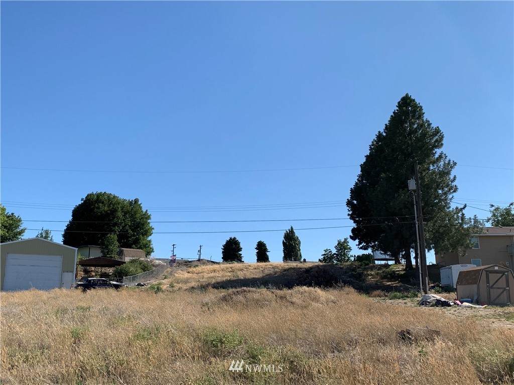 214 Hillside Drive - Photo 1