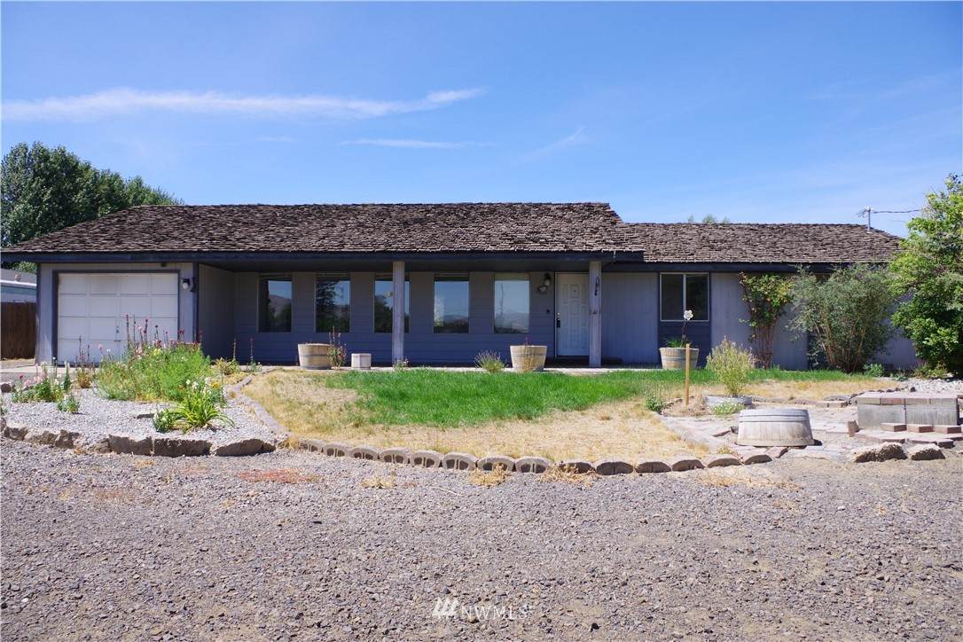 1620 Selah Loop Road - Photo 1