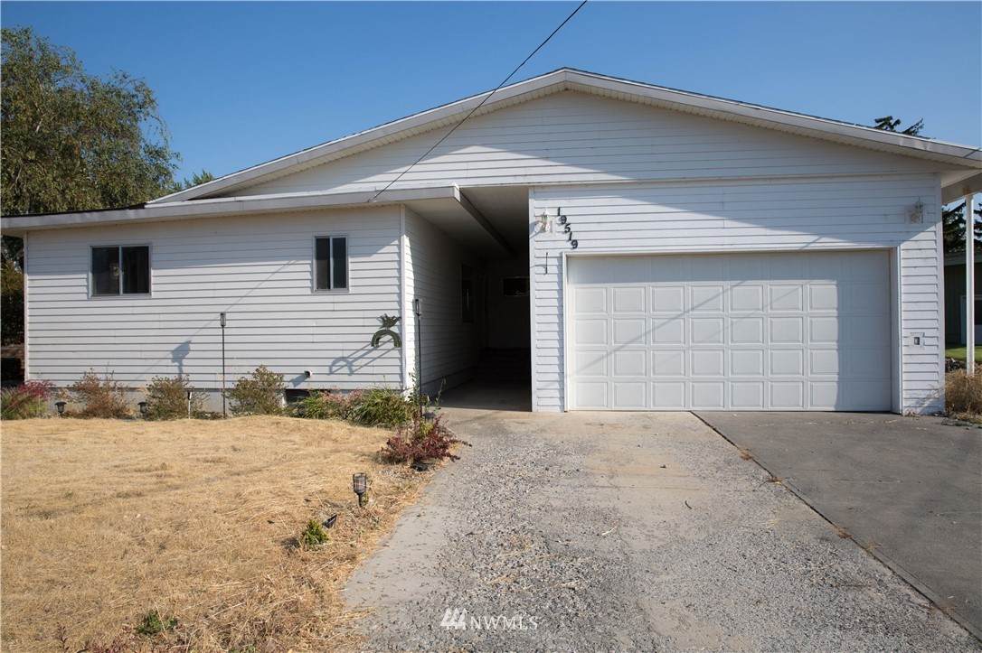 19519 St Andrews Street - Photo 1