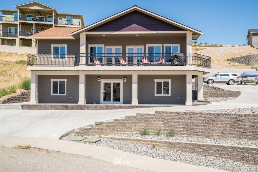 9982 Saska Way - Photo 1