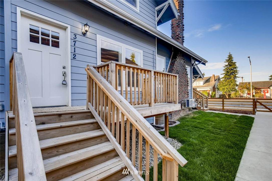 3712 Colby Avenue - Photo 1