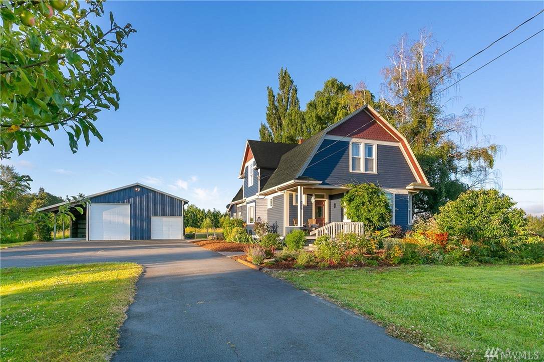 1519 Marine Drive - Photo 1