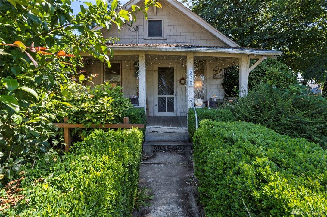 625 12th Street - Photo 1
