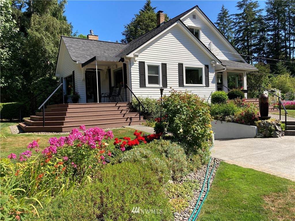 2927 Marine Drive - Photo 1