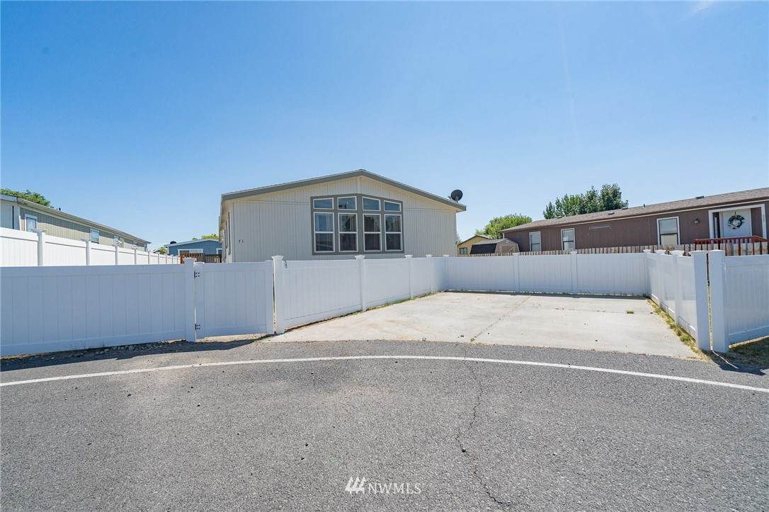 900 Grape Drive - Photo 1