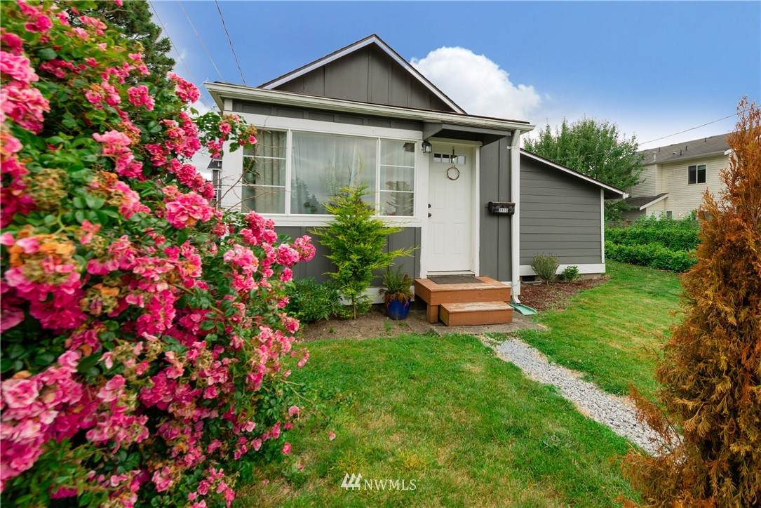 2410 Verona Street - Photo 1
