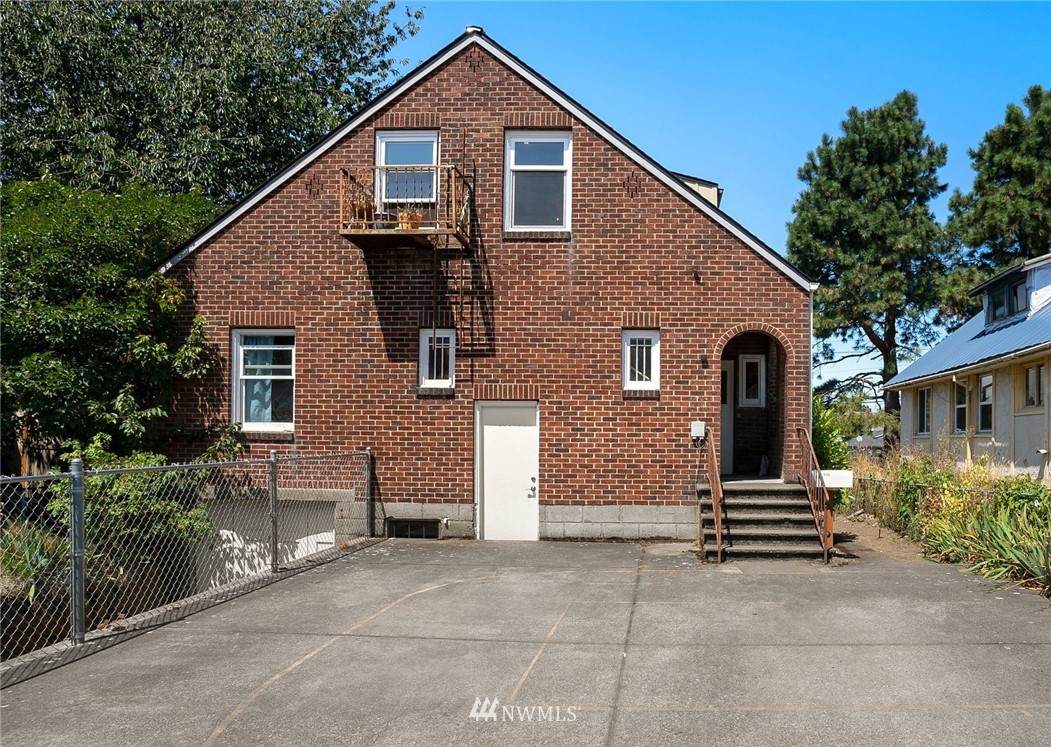 4916 Erskine Way - Photo 1