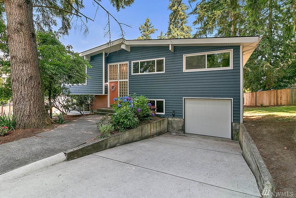 12020 83rd St - Photo 1