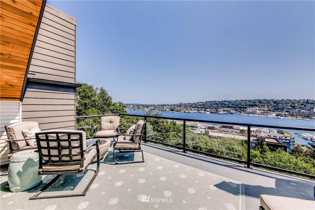 1416 6th Avenue - Photo 1