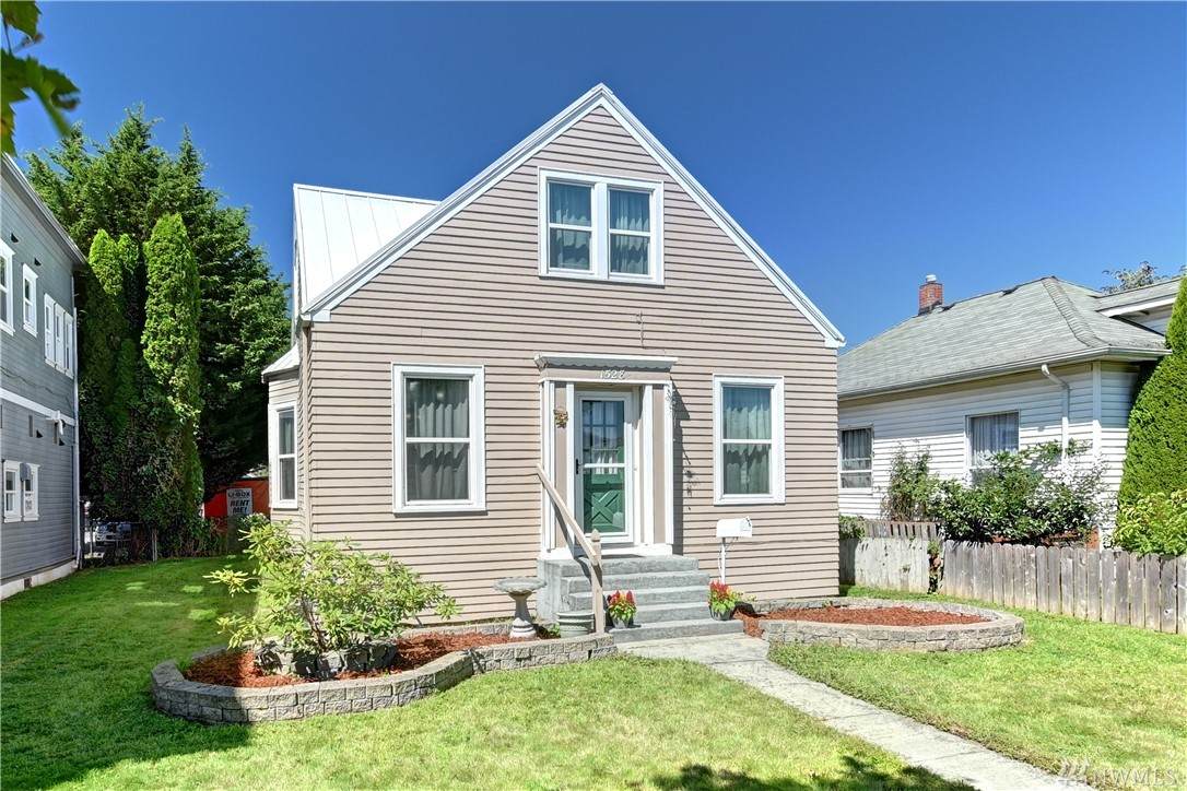 1528 Walnut Street - Photo 1