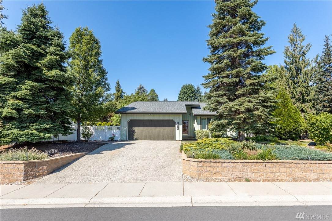 2638 Lemaister Avenue - Photo 1
