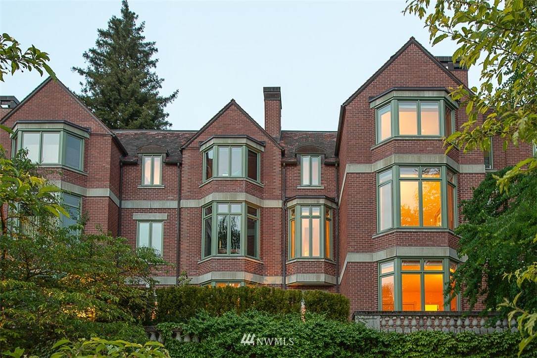 909 Harvard Avenue - Photo 1