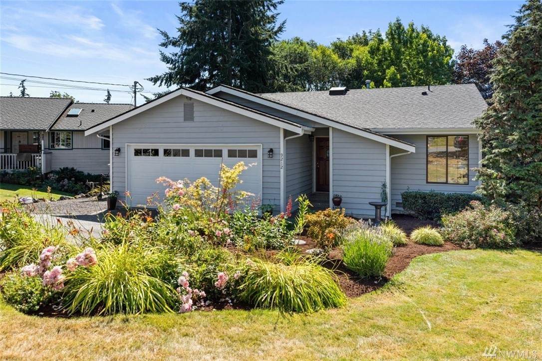 9212 46th Avenue - Photo 1