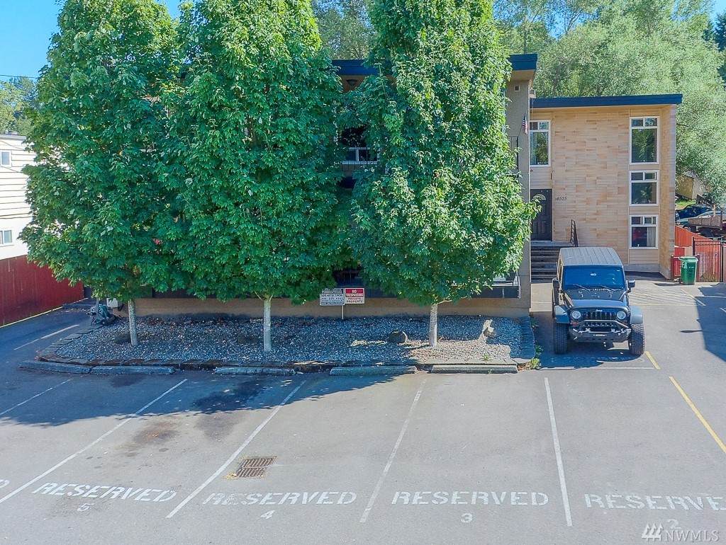 4525 Henderson Street - Photo 1