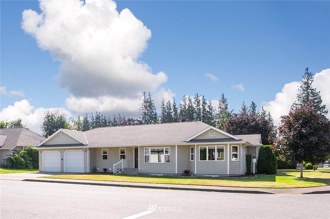 800 Bender Place - Photo 1