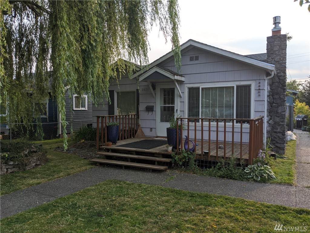 2421 Queen Street - Photo 1