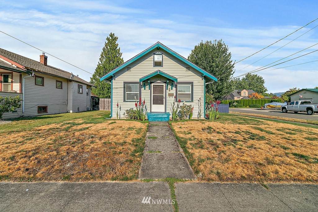 1105 Pioneer Street - Photo 1