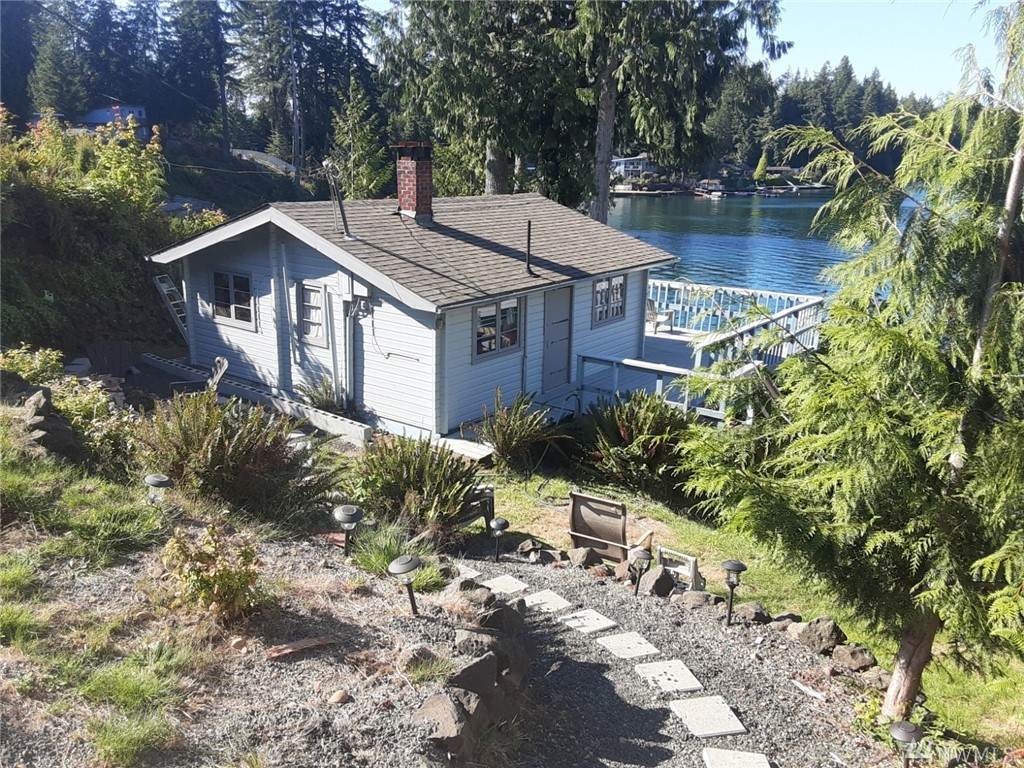 1020 Lakeside Dr - Photo 1