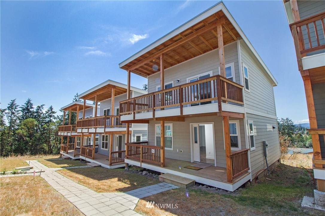 593 Finnegan Way - Photo 1