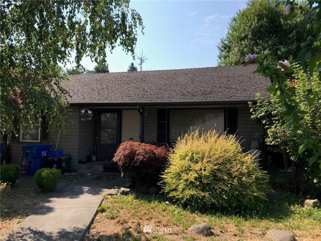2425 Barton Street - Photo 1