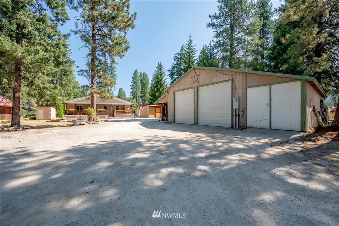 18751 Pine Loop - Photo 1