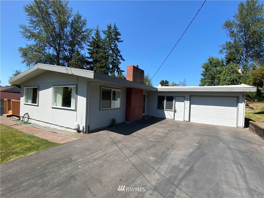 1210 Hemlock Street - Photo 1