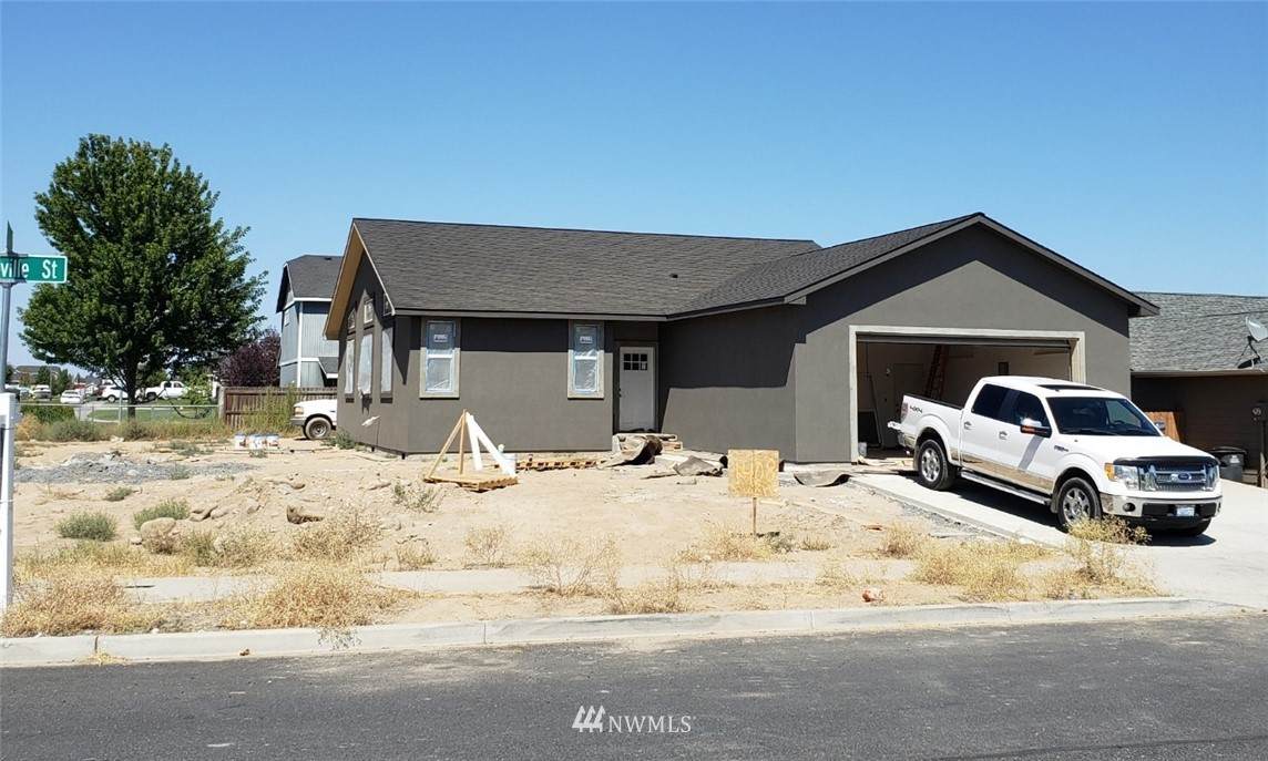 1408 Bonneville Street - Photo 1