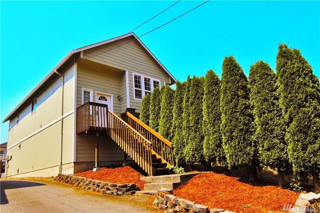 6127 47th Avenue - Photo 1