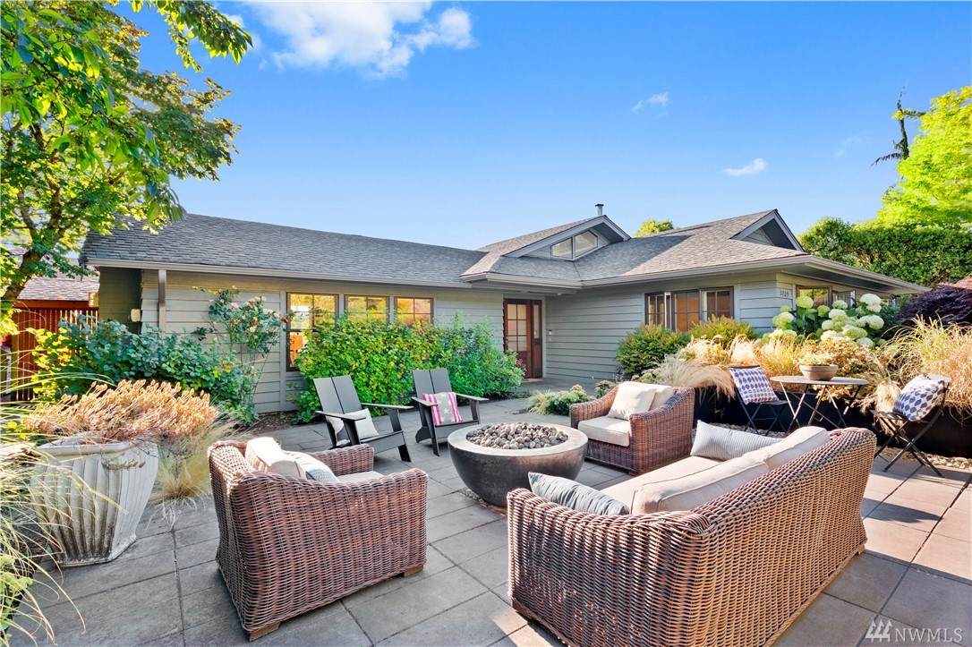 5709 60th Avenue - Photo 1