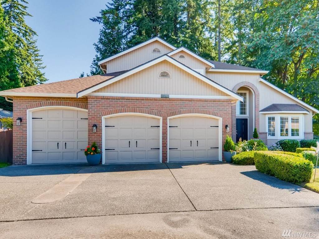 8712 44th Avenue - Photo 1