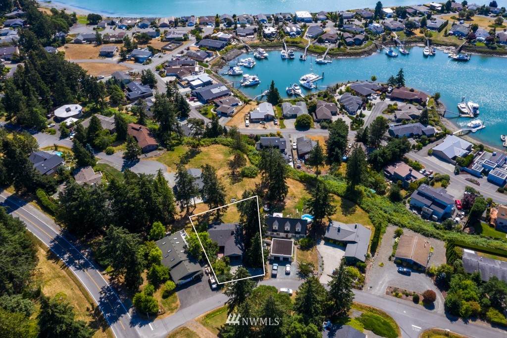 221 Skagit Way - Photo 1