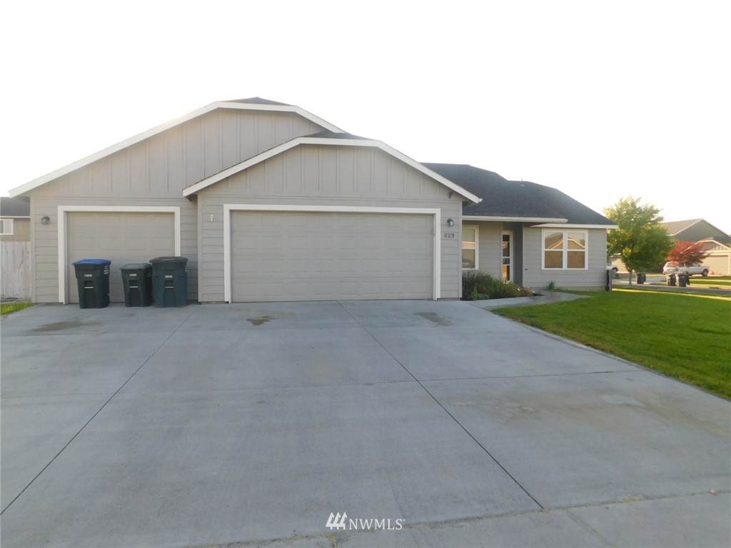 829 Lakeland Drive - Photo 1