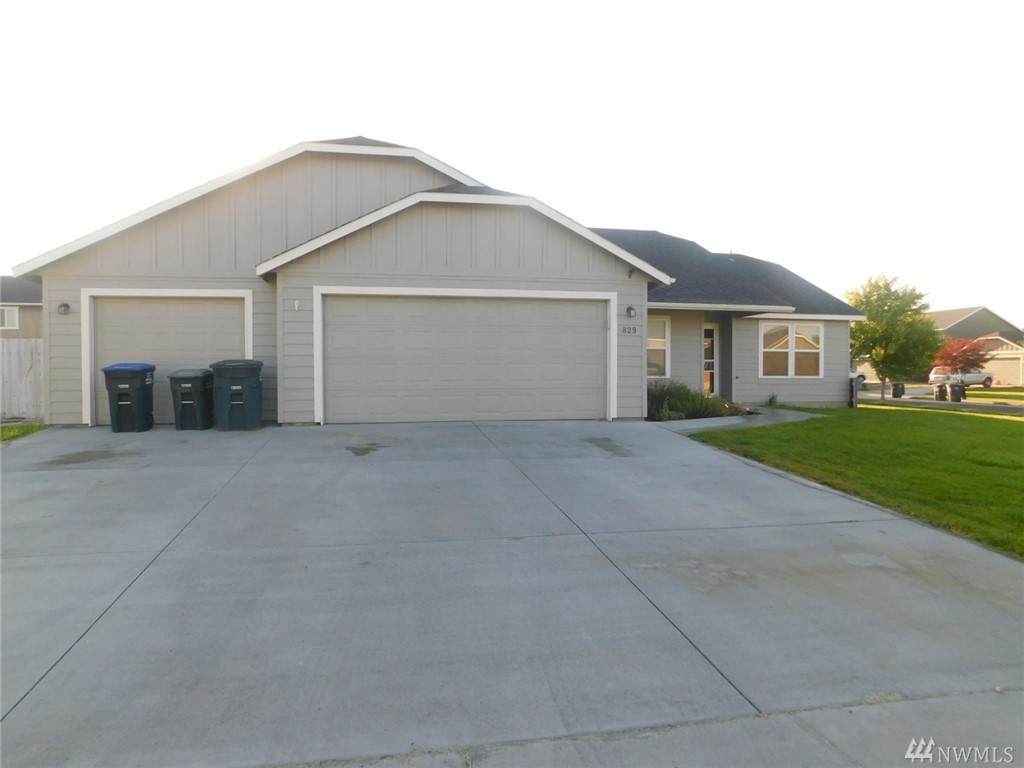829 Lakeland Drive - Photo 1