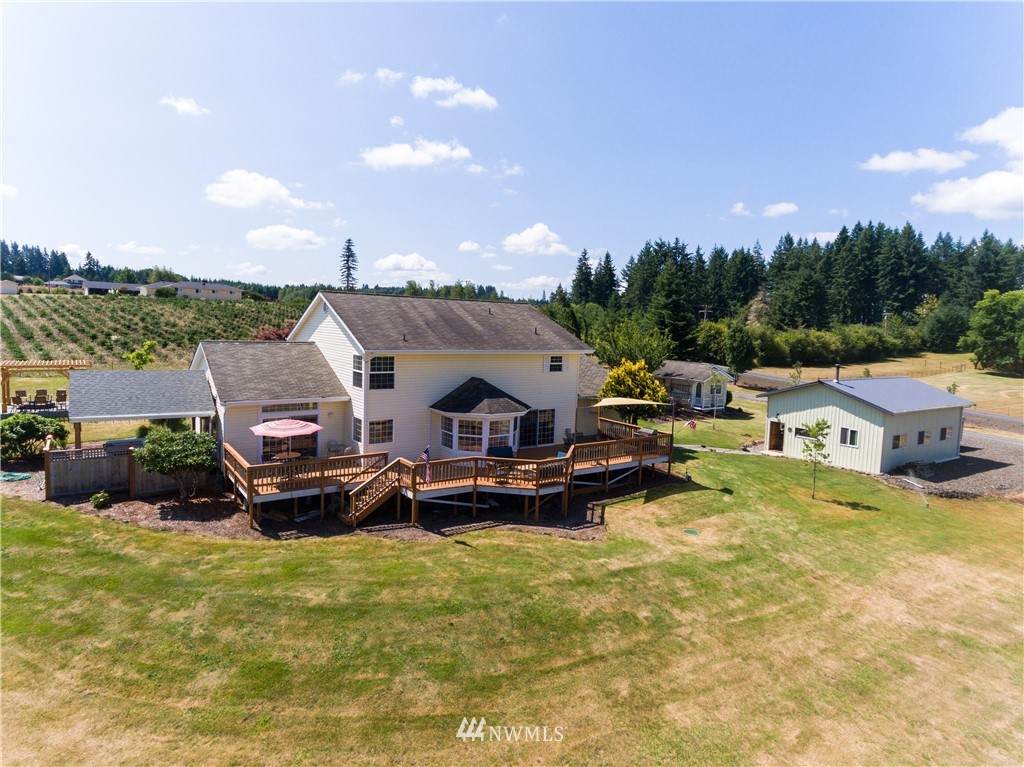 100 Rosewood Drive - Photo 1