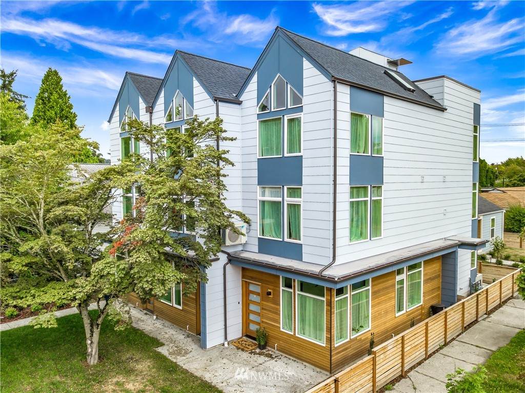 1058 Cloverdale Street - Photo 1