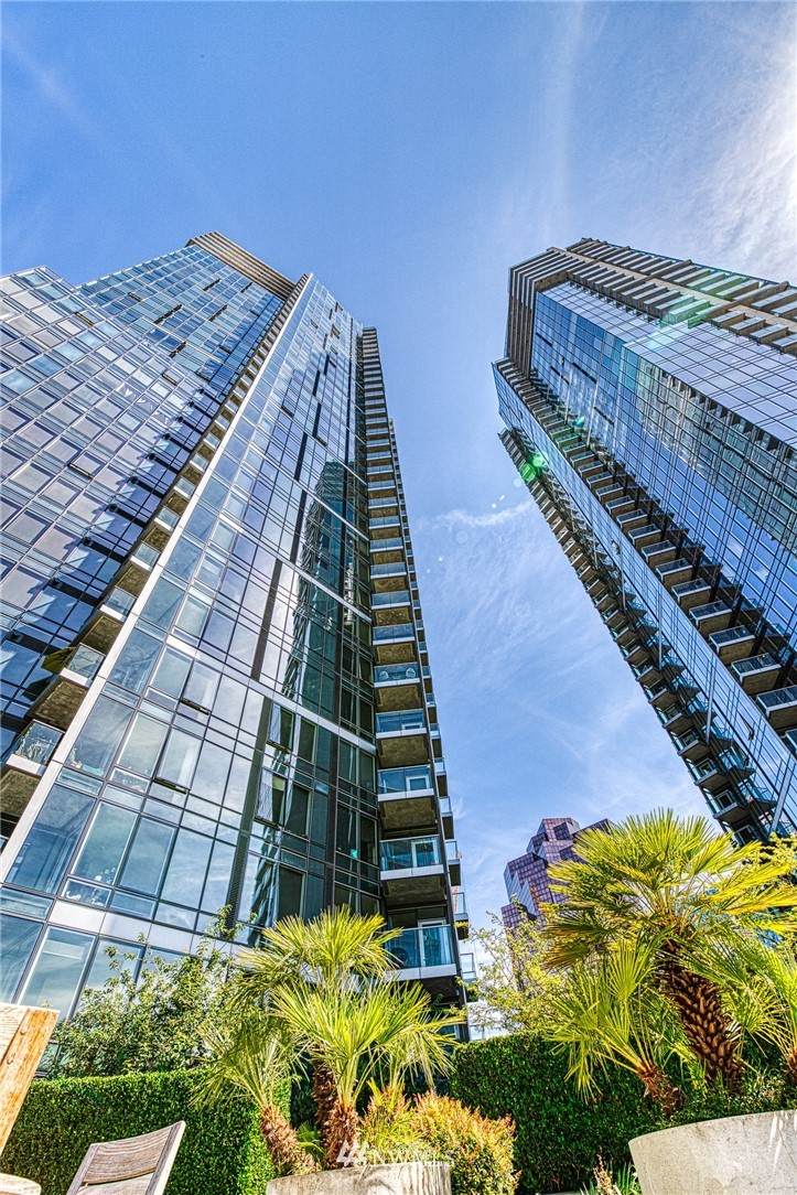 500 106th Avenue - Photo 1